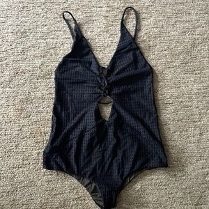 Acacia Black Mesh Kokomo OG M Med Medium